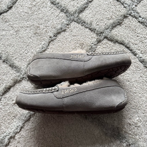 UGG Ansley Slipper gray leather suede sheep fur wool lined 6 - Picture 6 of 12